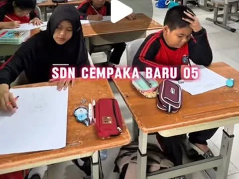 Lomba Mewarnai dan Menulis Hardiknas